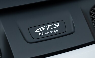 Porsche 911 GT3 TOURING (992) 37