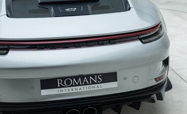 Porsche 911 GT3 TOURING (992) 31
