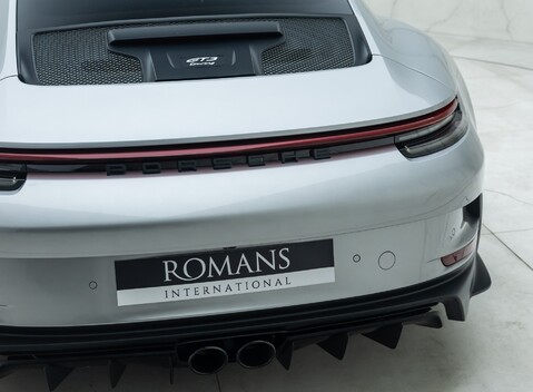 Porsche 911 GT3 TOURING (992) 31