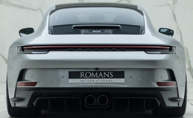 Porsche 911 GT3 TOURING (992) 8