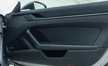 Porsche 911 GT3 TOURING (992) 27