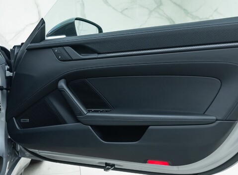 Porsche 911 GT3 TOURING (992) 27