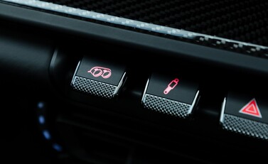 Porsche 911 GT3 TOURING (992) 21