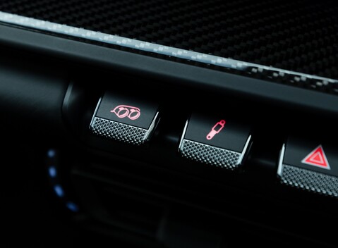 Porsche 911 GT3 TOURING (992) 21