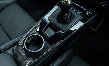 Porsche 911 GT3 TOURING (992) 23