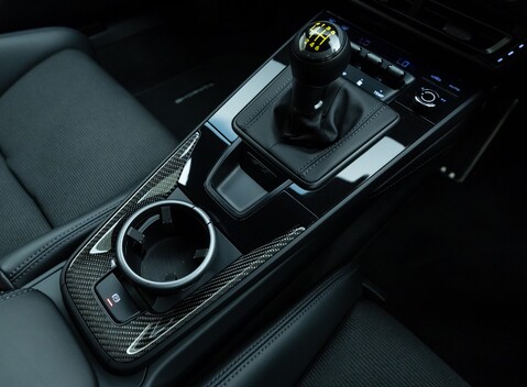 Porsche 911 GT3 TOURING (992) 23