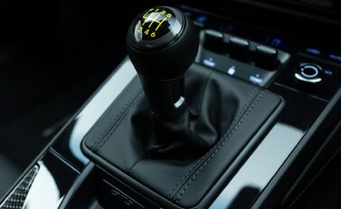 Porsche 911 GT3 TOURING (992) 22