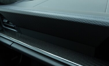 Porsche 911 GT3 TOURING (992) 25