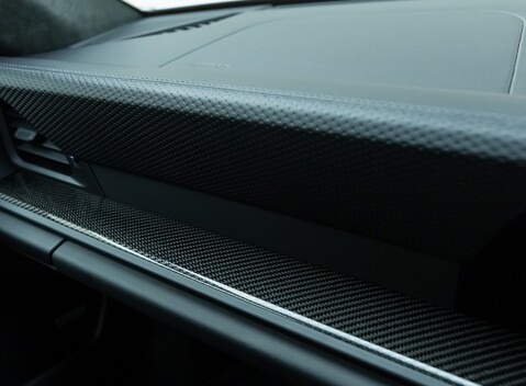 Porsche 911 GT3 TOURING (992) 25