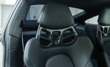 Porsche 911 GT3 TOURING (992) 15