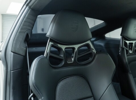 Porsche 911 GT3 TOURING (992) 15