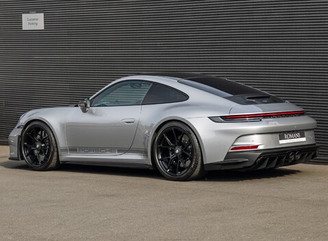Porsche 911 GT3 TOURING (992) 4
