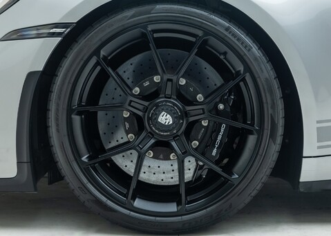Porsche 911 GT3 TOURING (992) 