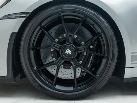 Porsche 911 GT3 TOURING (992)
