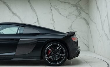 Audi R8 V10 PERFORMANCE CARBON BLACK 37