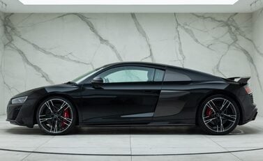 Audi R8 V10 PERFORMANCE CARBON BLACK 5