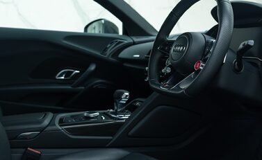 Audi R8 V10 PERFORMANCE CARBON BLACK 13