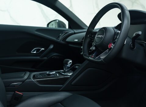 Audi R8 V10 PERFORMANCE CARBON BLACK 13