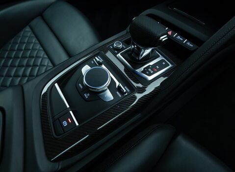 Audi R8 V10 PERFORMANCE CARBON BLACK 21