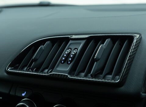 Audi R8 V10 PERFORMANCE CARBON BLACK 18