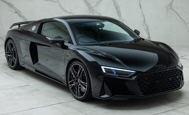 Audi R8 V10 PERFORMANCE CARBON BLACK 11