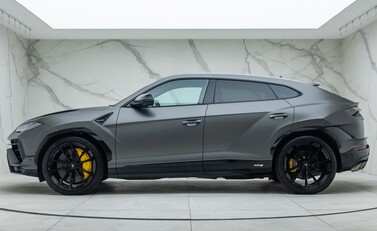 Lamborghini Urus S 5