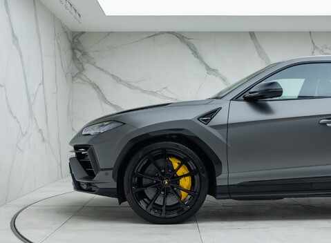 Lamborghini Urus S 35