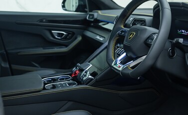 Lamborghini Urus S 13