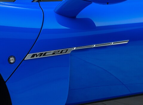 Maserati MC20 31