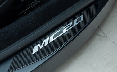 Maserati MC20 23