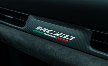 Maserati MC20 20