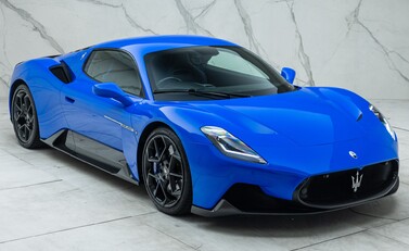 Maserati MC20 11