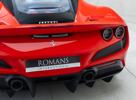 Ferrari F8 Tributo 32