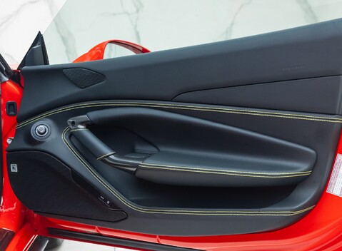 Ferrari F8 Tributo 27