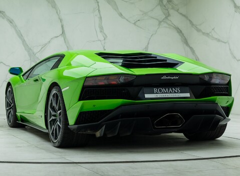 Lamborghini Aventador S LP 740-4 10