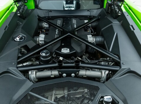 Lamborghini Aventador S LP 740-4 33