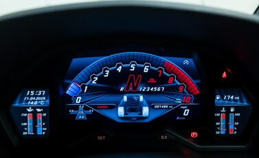 Lamborghini Aventador S LP 740-4 18