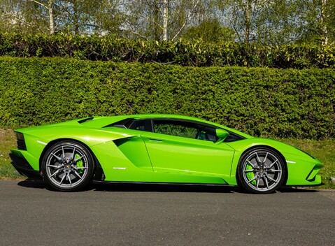 Lamborghini Aventador S LP 740-4 3