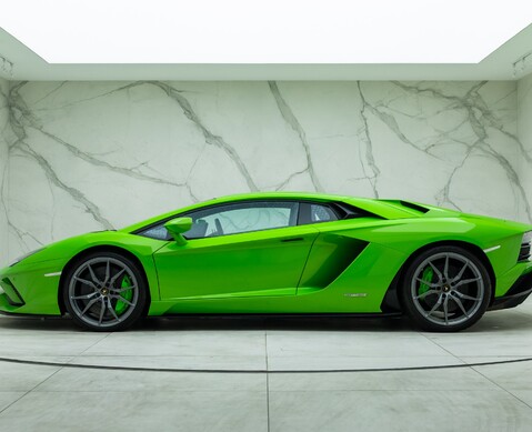 Lamborghini Aventador S LP 740-4