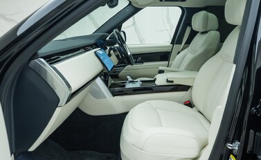 Land Rover Range Rover D350 AUTOBIOGRAPHY LWB 21