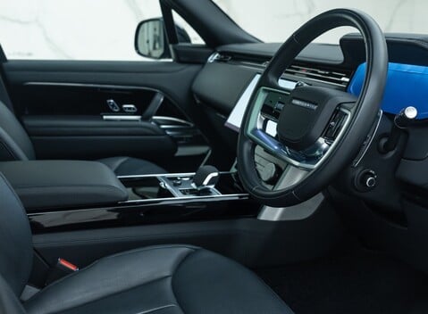 Land Rover Range Rover D350 AUTOBIOGRAPHY 13