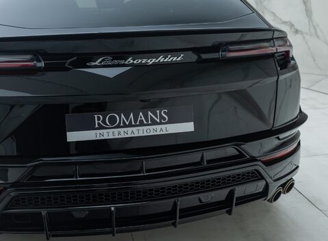 Lamborghini Urus S 33