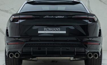 Lamborghini Urus S 8
