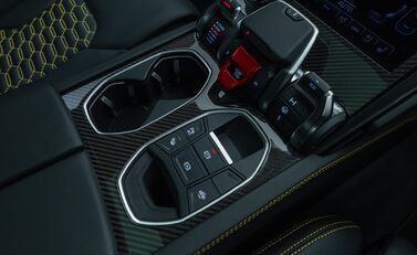 Lamborghini Urus S 26