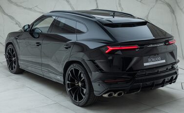 Lamborghini Urus S 12