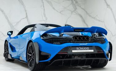 McLaren 765LT Spider 12