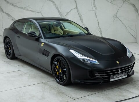 Ferrari GTC4 Lusso T 11