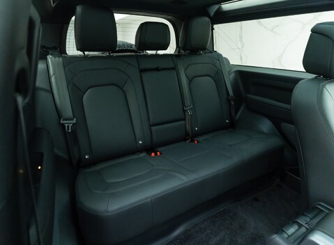 Land Rover Defender 90 V8 P525 17