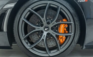 McLaren 720S Spider 33