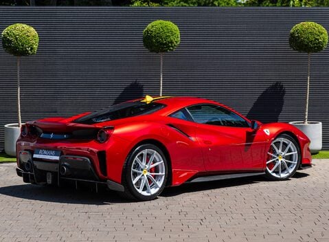 Ferrari 488 Pista 4